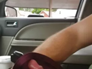 ブロンドは男の顔に座って去り始めた 女の ...