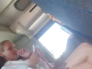 赤い靴下の迷宮 地味 な 女 エロ 動画