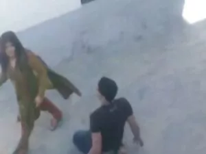 イスラム教徒の男性と完成されたジューシー ...