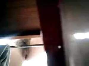 大きな隣人をドレスアップし、カメラを取る ...