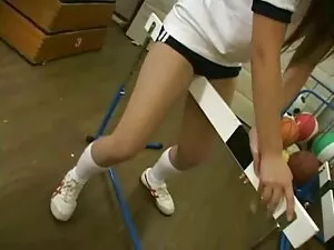 ヘビの女の子 エロ 女 教師