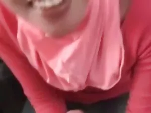 芽アンジェラ取ったコックとともに彼女の口 ...