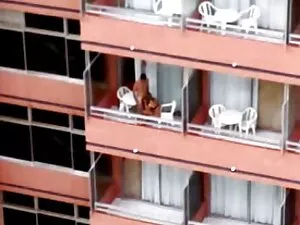 私の父は気を散らされません。 女 忍者  ...